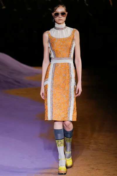 Look 24